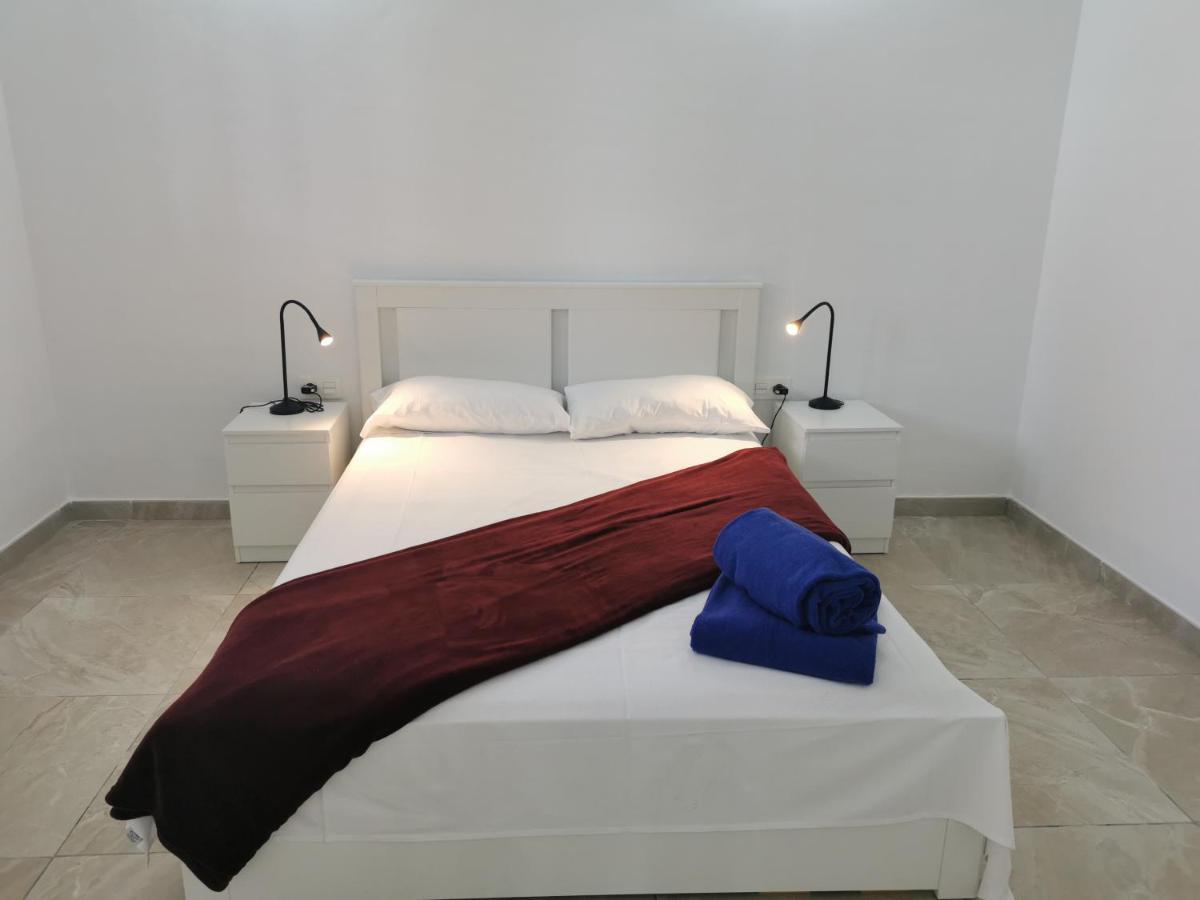 Apartamentos Anjomacar B Тегисе Екстериор снимка